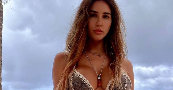 Fran Undurraga Deja La Escoba Con Sensual Video En Bikini Radioactiva