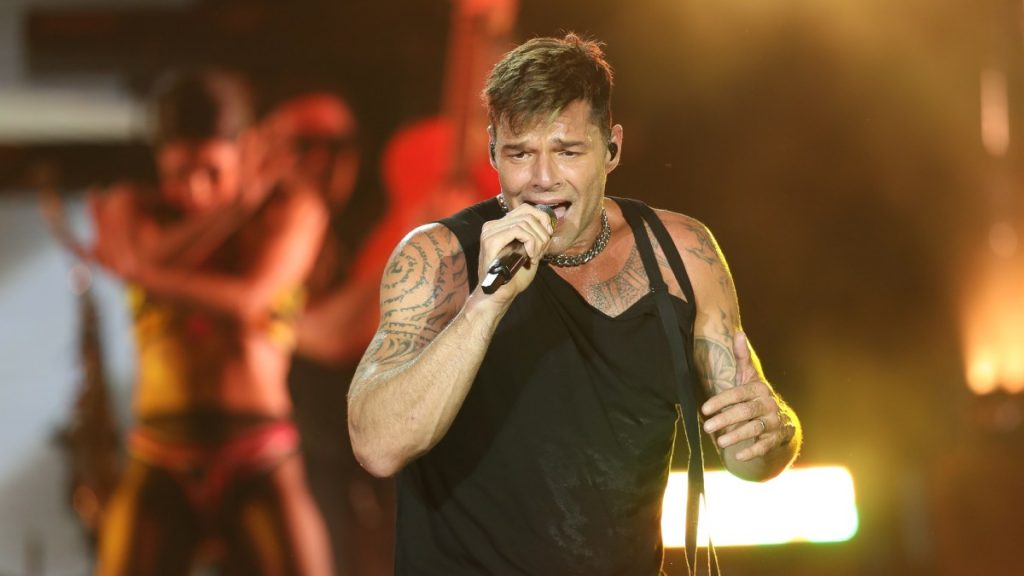 Ricky Martin (2)