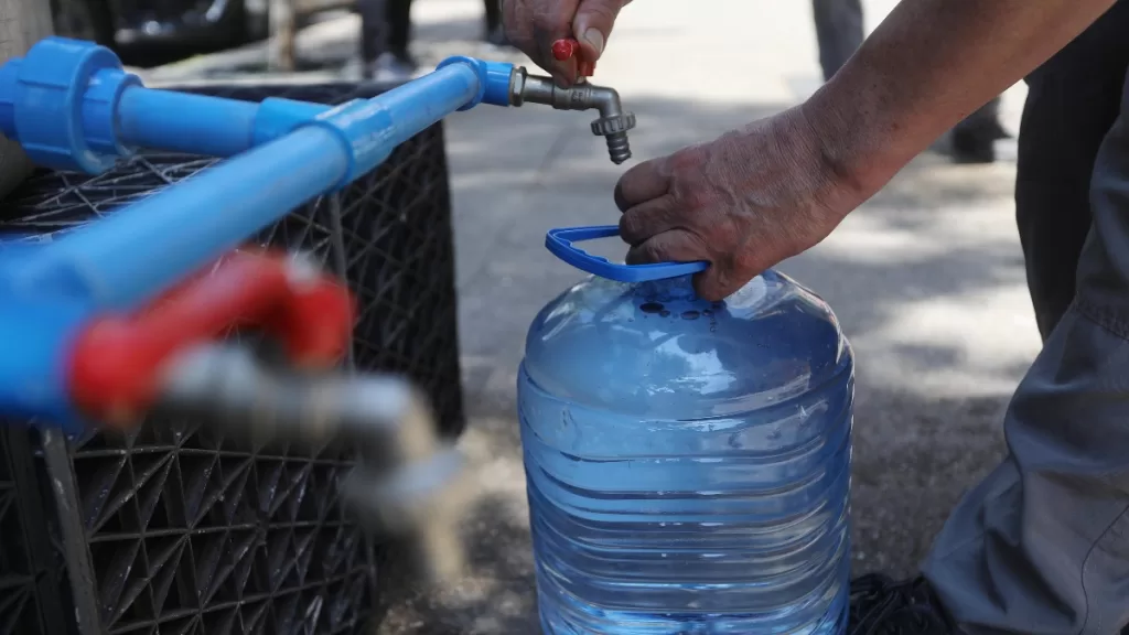 Corte De Agua En Santiago}