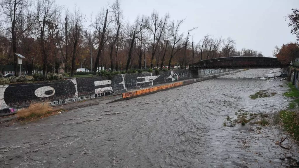 Lluvia En Santiago (8)