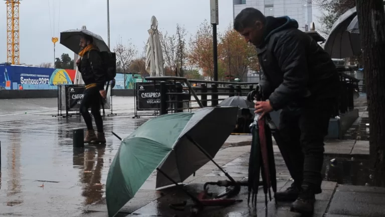 Lluvia En Santiago, 28 De Julio