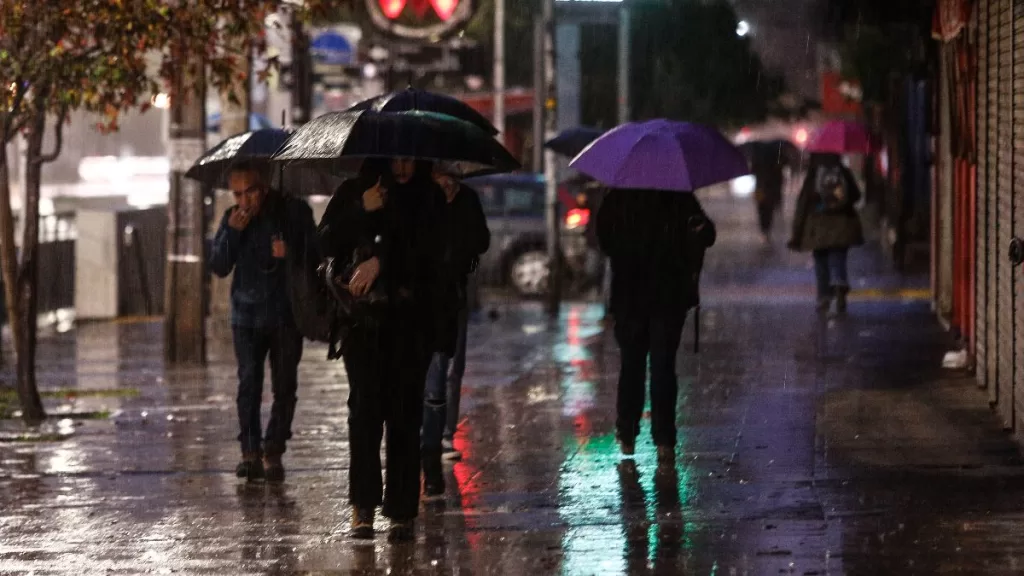 Lluvia En Santiago