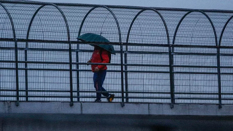 Lluvia En Santiago (2)