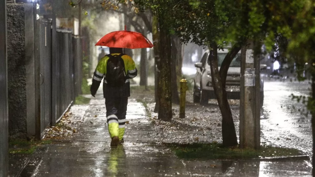 Lluvia En Santiago (2)