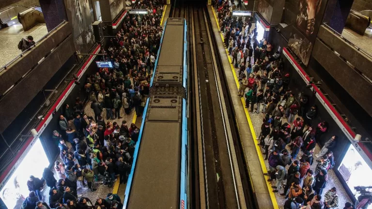 Metro De Santiago