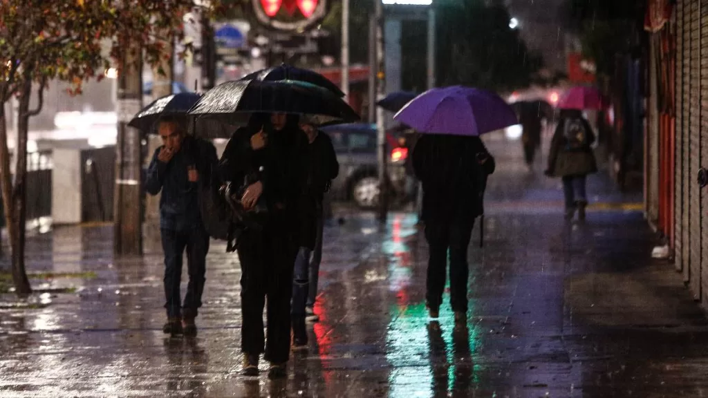 Lluvia En La Región Metropolitana (1)