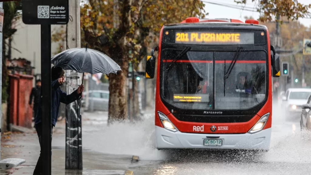 Vuelve La Lluvia A Santiago