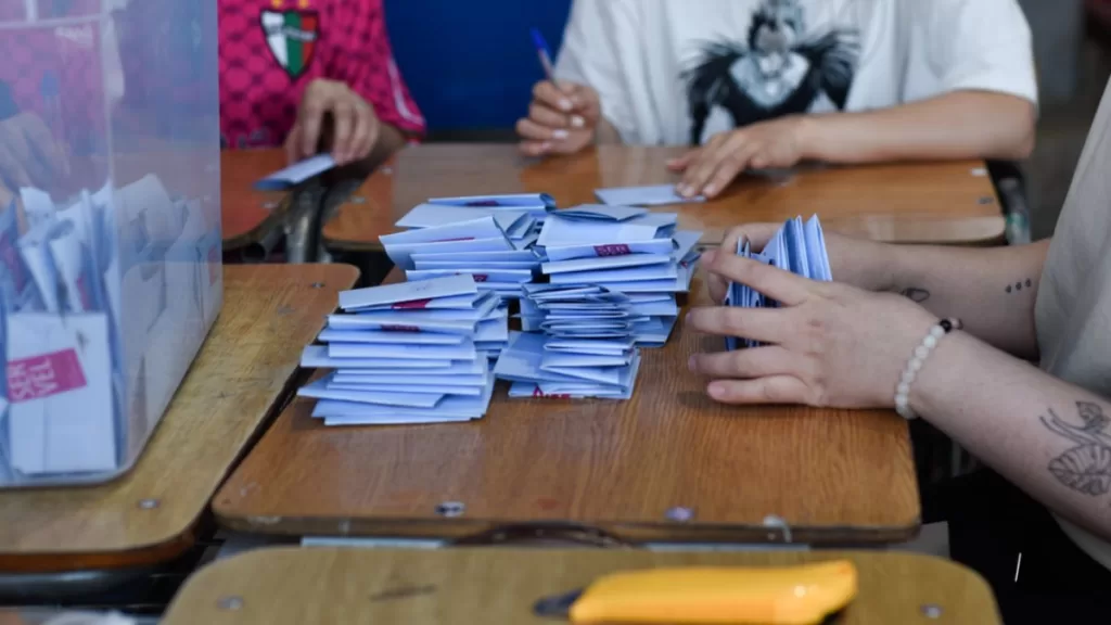 Candidatos Segunda Vuelta Gobernadores Regionales